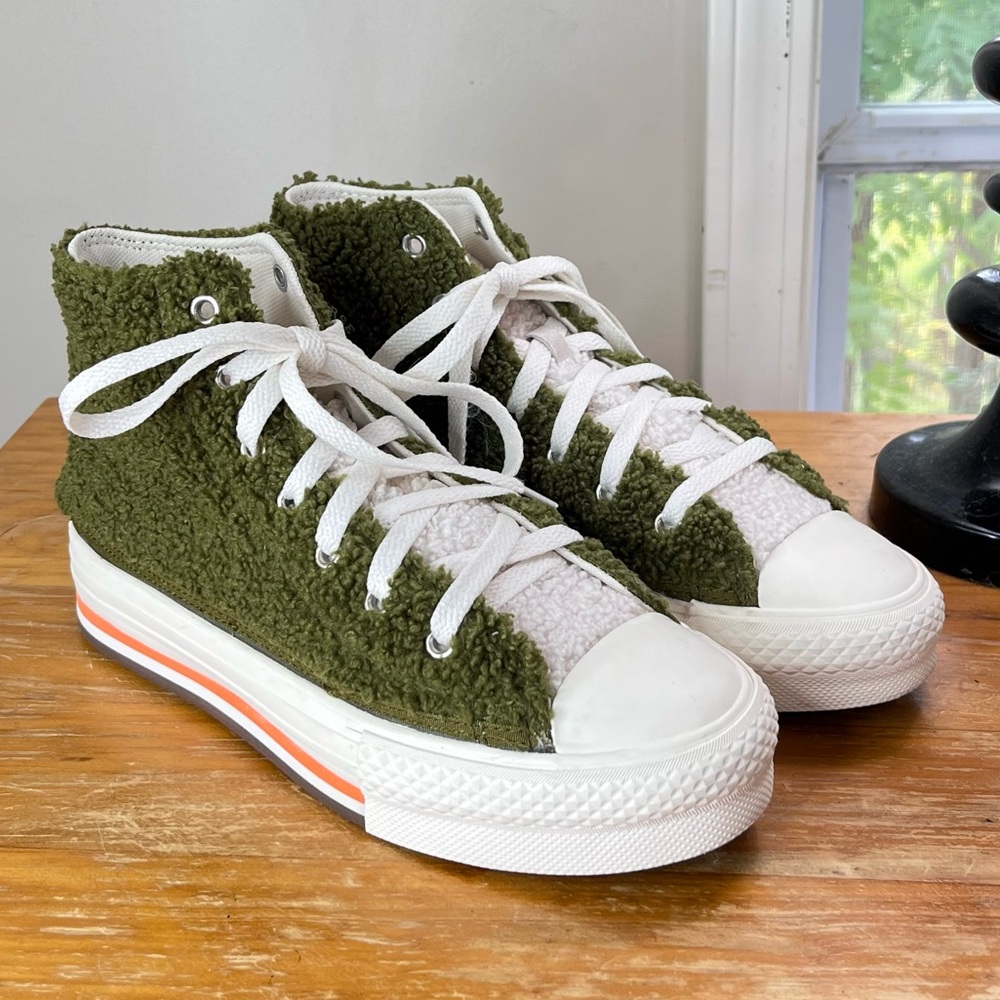 Converse Hi Eva Lift Sherpa Youth Sneaker